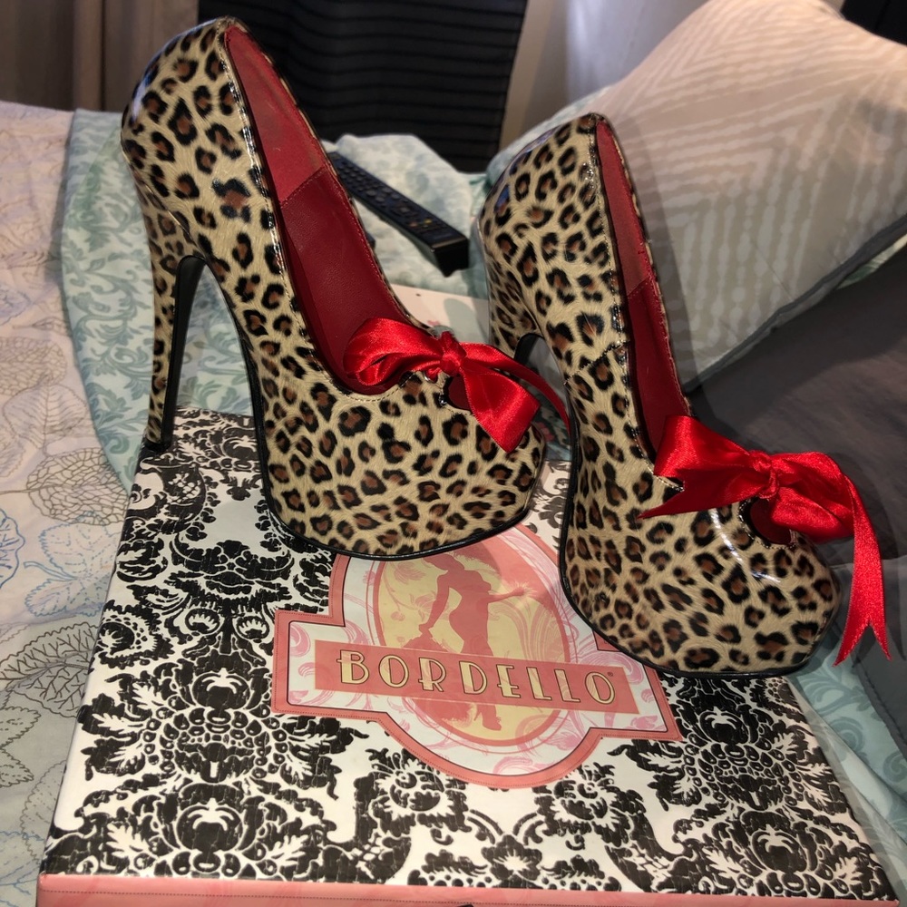 Ladies sassy pumps 🌹